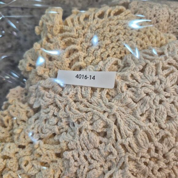 Crochet, 6 Vintage Large White & Ecru Cotton Doilies, Handmade - Picture 9 of 9